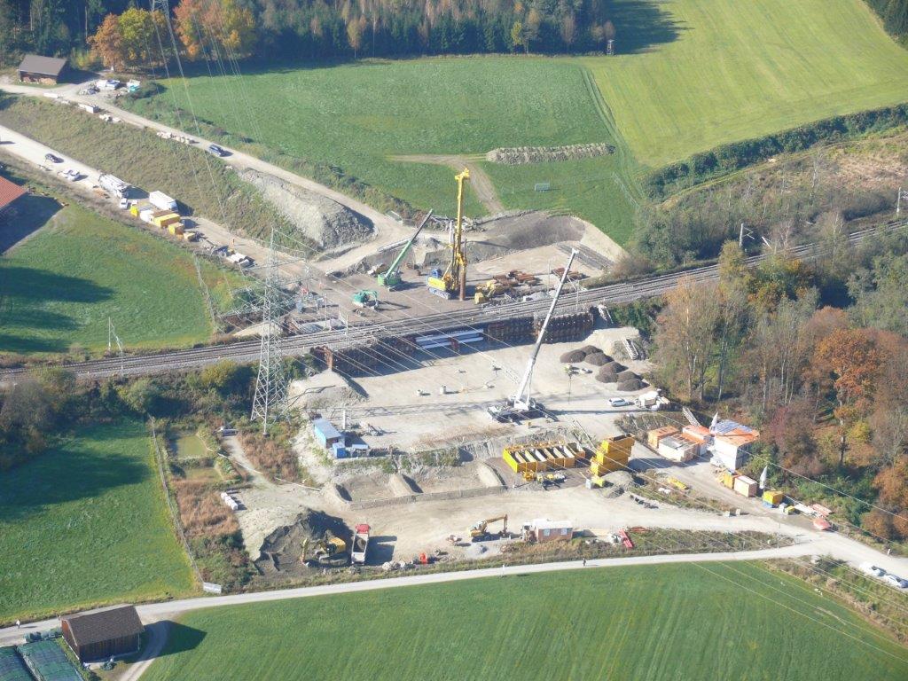 Mehr über den Artikel erfahren Westtangente Rosenheim, BW 8.2 Brücke DB über B15 bei Wernhardsberg