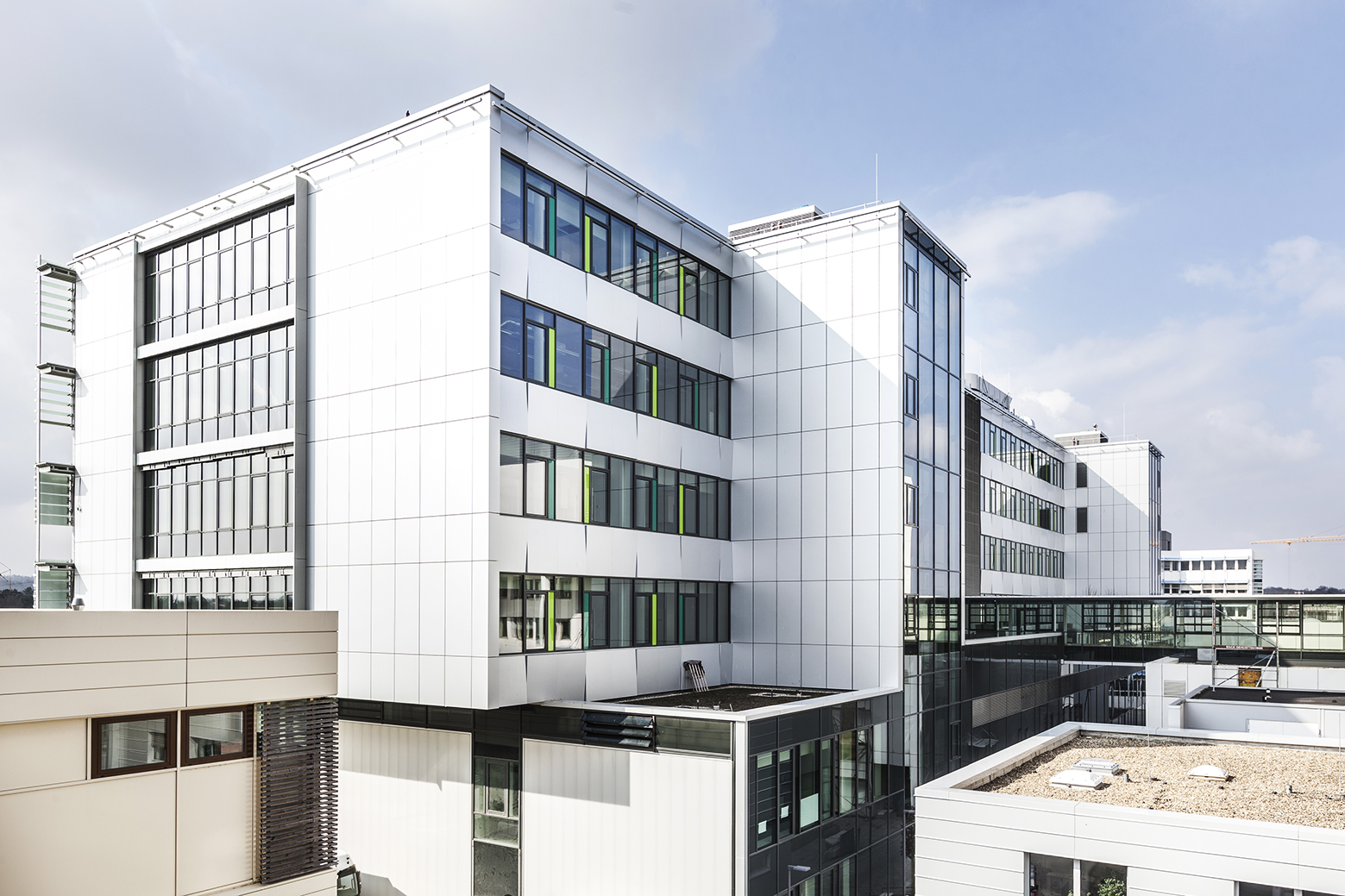 Mehr über den Artikel erfahren Technikumgebäude für die Fraunhofer-Institute IPA und IGB, Stuttgart
